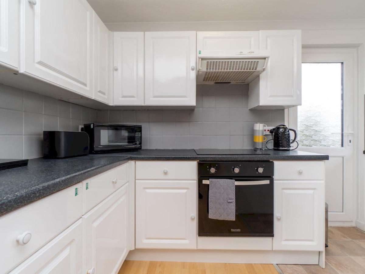 Pass The Keys One Bed Flat With Stunning Views And Free Parking Apartment Bath Luaran gambar