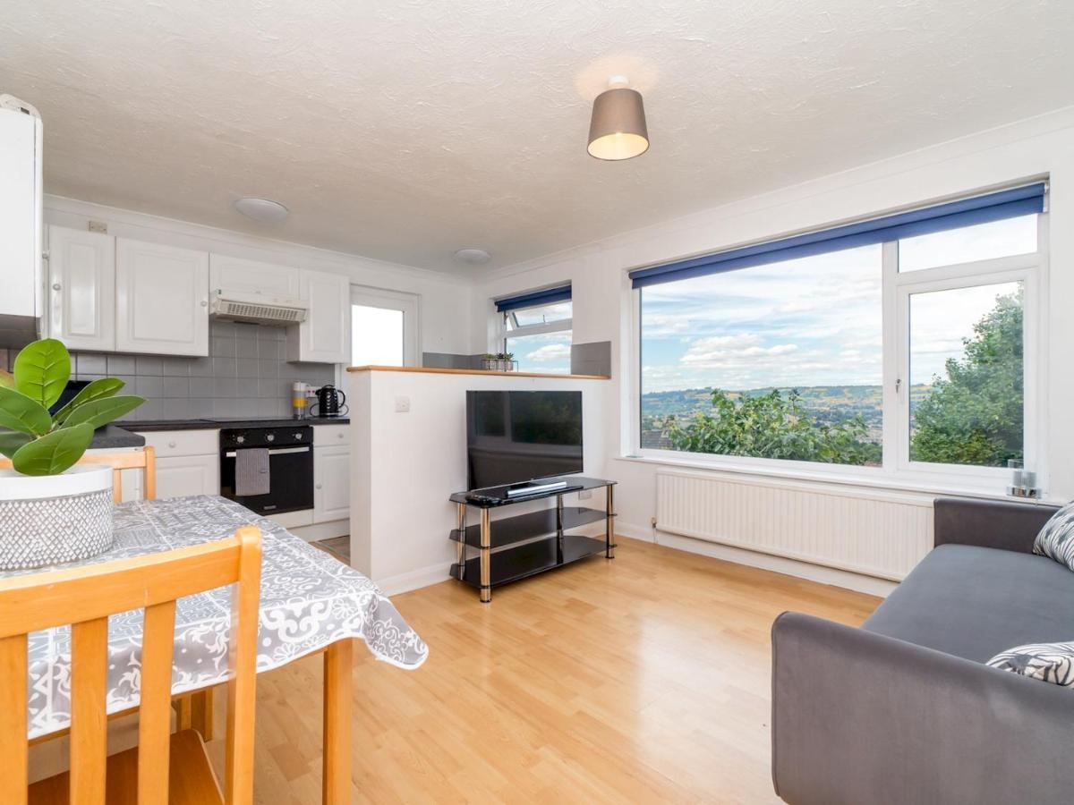 Pass The Keys One Bed Flat With Stunning Views And Free Parking Apartment Bath Luaran gambar