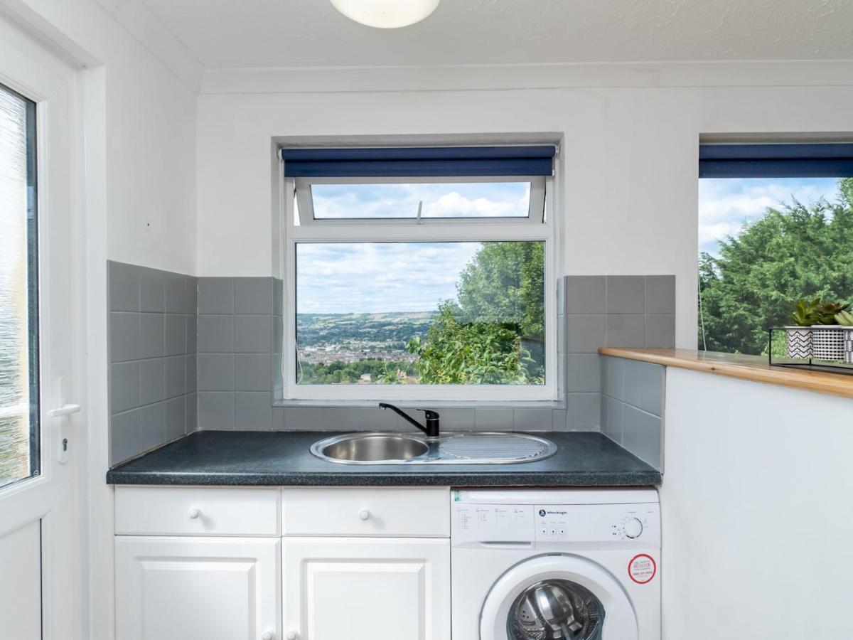 Pass The Keys One Bed Flat With Stunning Views And Free Parking Apartment Bath Luaran gambar