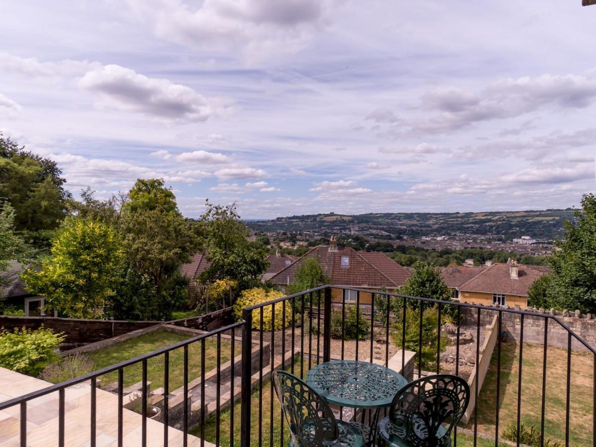 Pass The Keys One Bed Flat With Stunning Views And Free Parking Apartment Bath Luaran gambar
