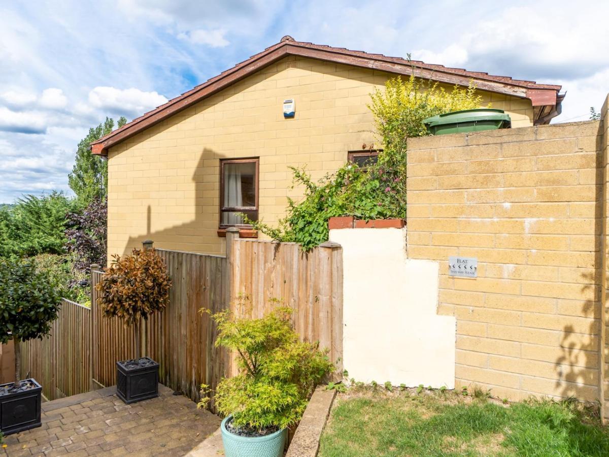 Pass The Keys One Bed Flat With Stunning Views And Free Parking Apartment Bath Luaran gambar