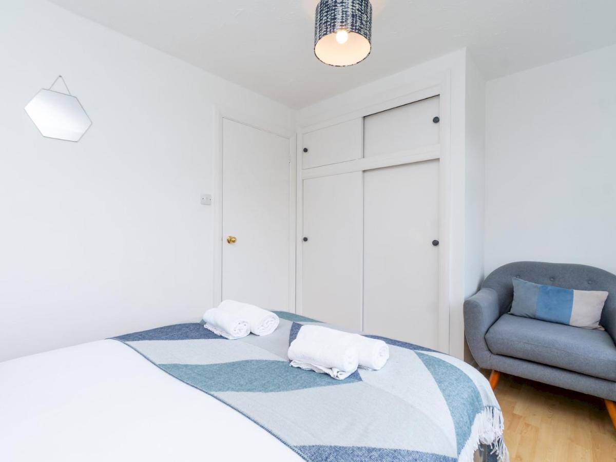 Pass The Keys One Bed Flat With Stunning Views And Free Parking Apartment Bath Luaran gambar