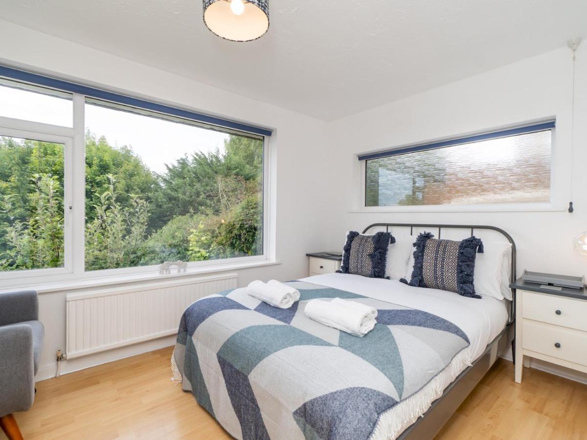 Pass The Keys One Bed Flat With Stunning Views And Free Parking Apartment Bath Luaran gambar