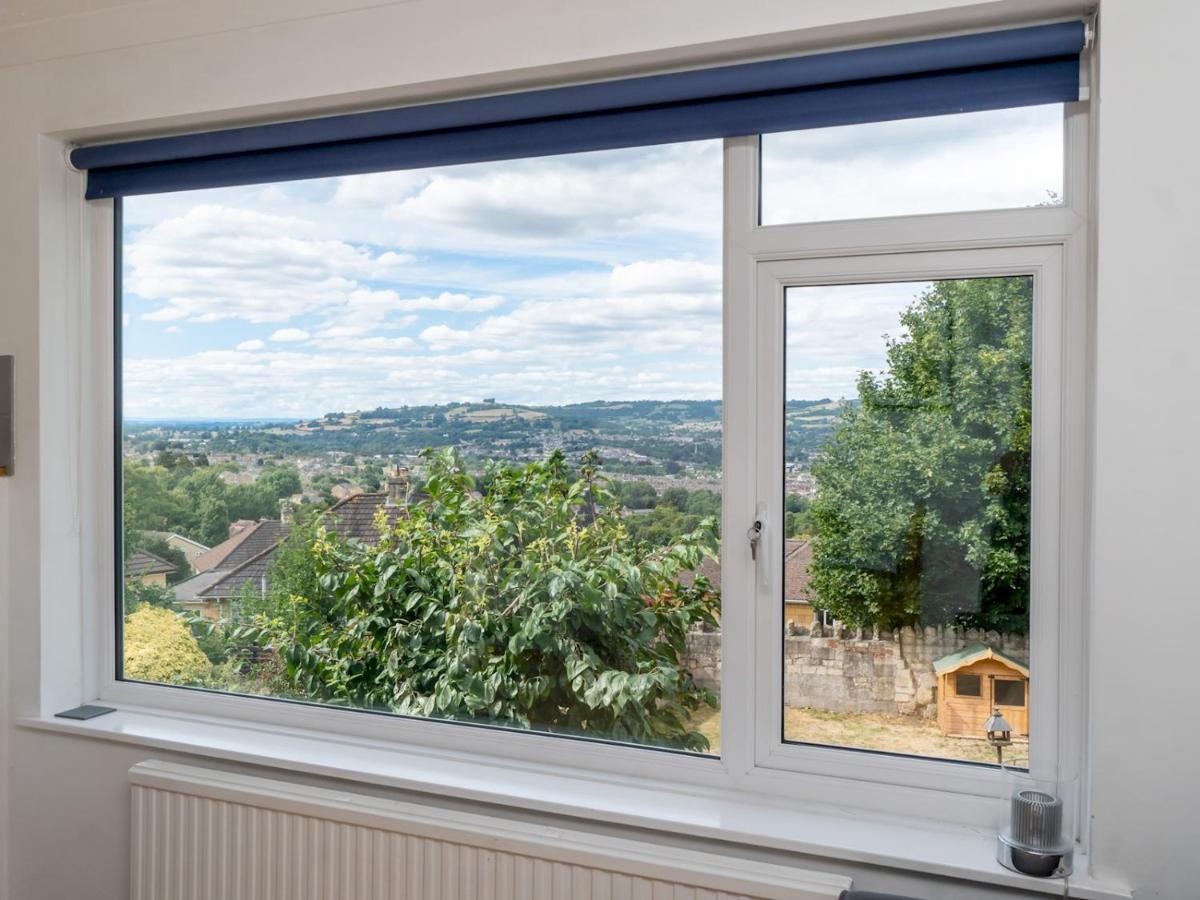 Pass The Keys One Bed Flat With Stunning Views And Free Parking Apartment Bath Luaran gambar